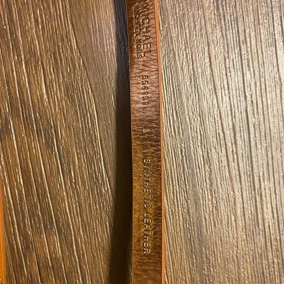 Michael Kors wallet belt size L - Picture 2 of 3